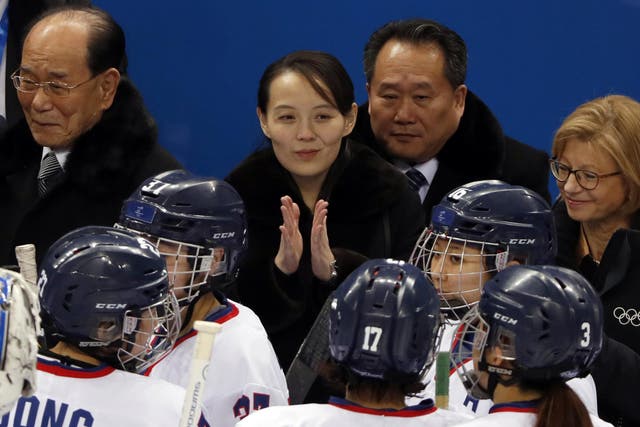 Kim Yo-jong applauds Korea's ice hockey stars at the Winter Olympics
