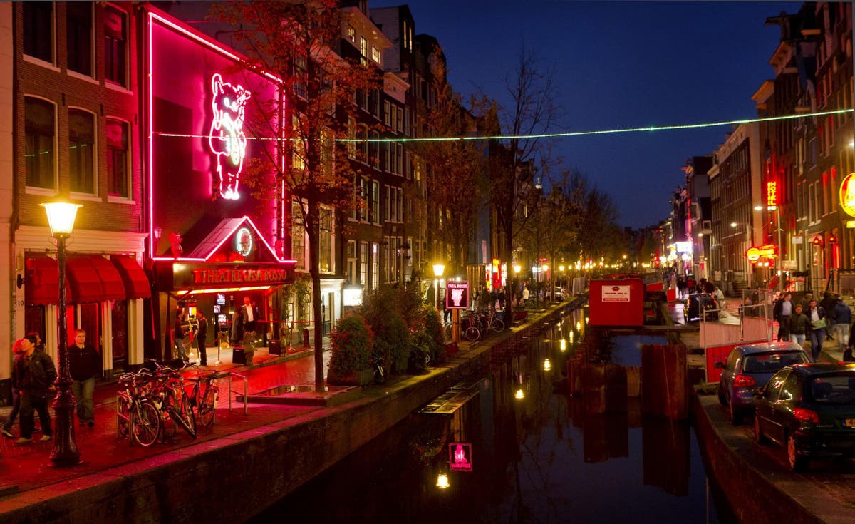 tragt underkjole lys s Amsterdam to ban all tours of red light district | The Independent | The  Independent