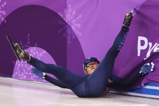 Elise Christie crashes out of the women's speedskating final