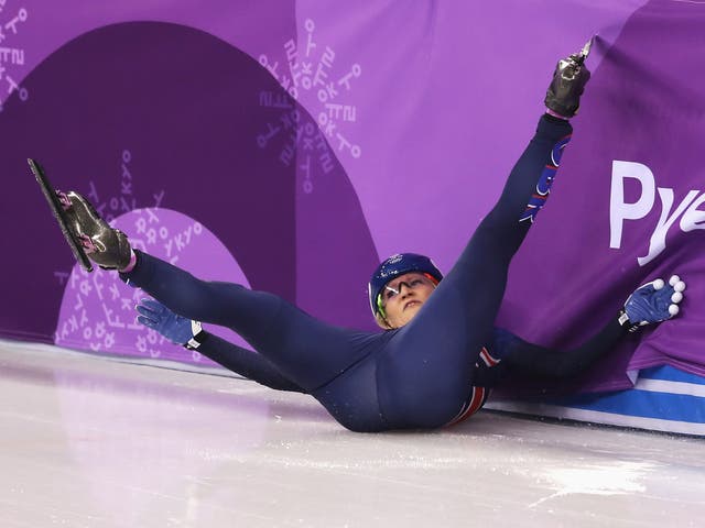 Elise Christie crashes out of the women's speedskating final