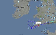 Plane does heart-shaped flight path for Valentine's Day