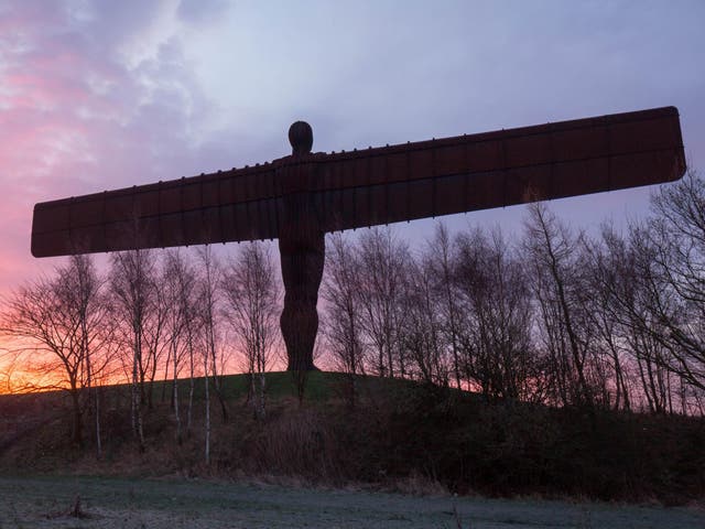  Sunrise at the Angel of the North in Gateshead