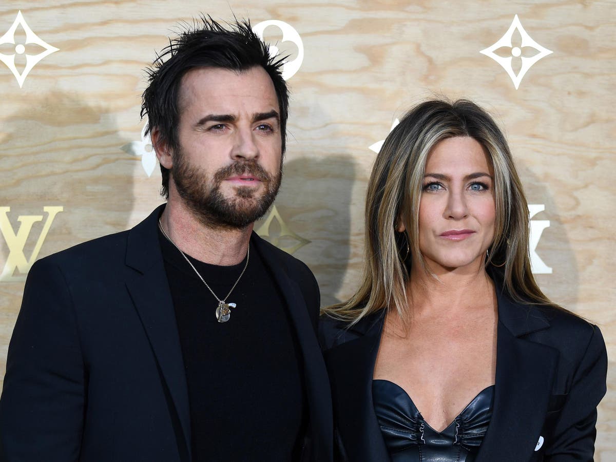 Lets Not Start A Pity Party For Jennifer Aniston With This Divorce Its Not All Been Brad 