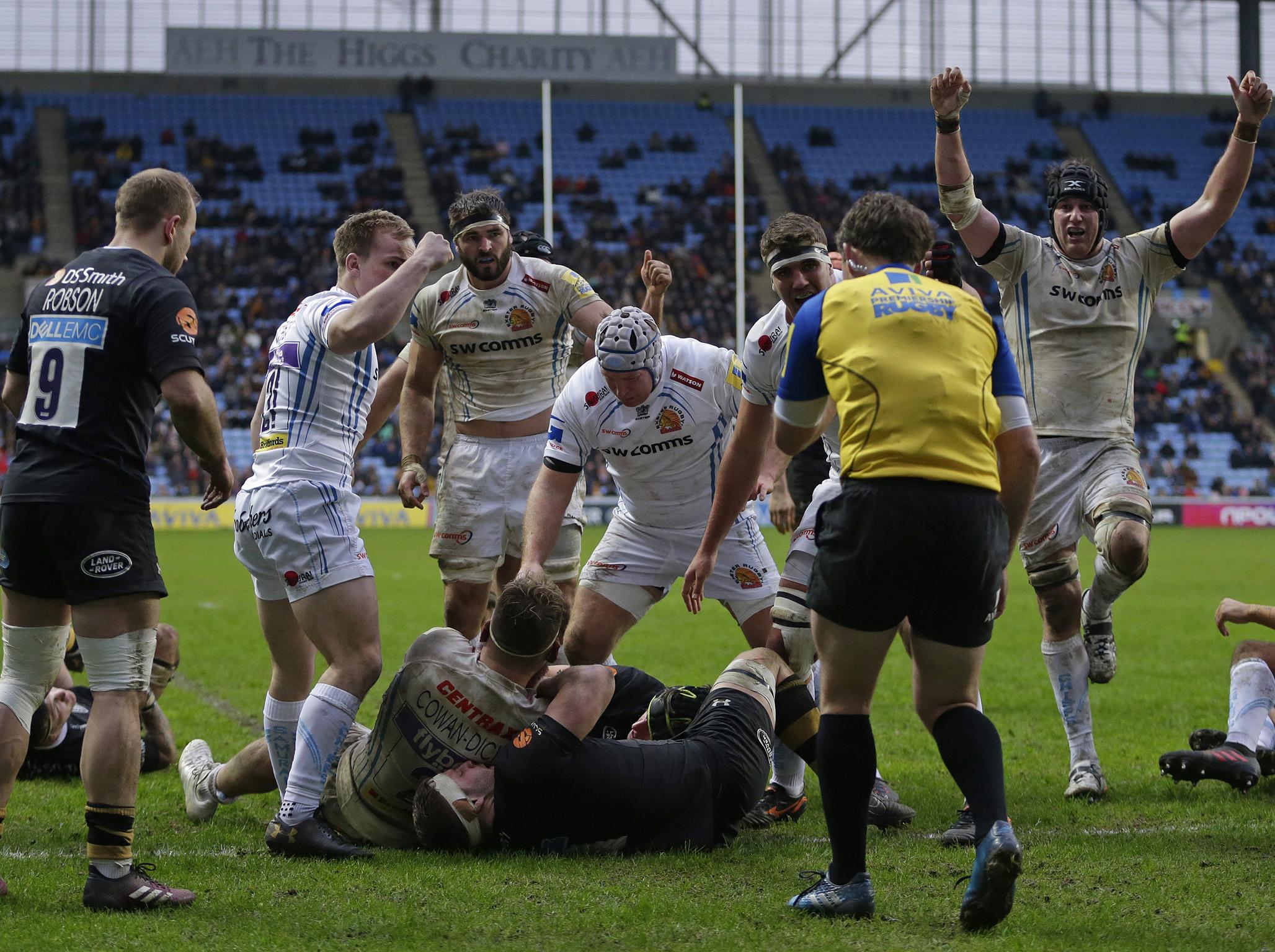 &#13;
Exeter celebrate Luke Cowan-Dickie's late try &#13;