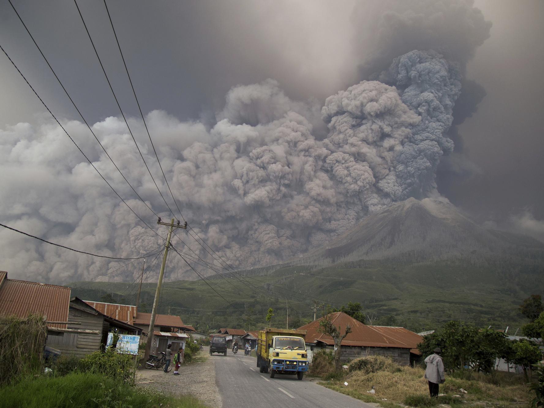 Indonesia s Mount  Sinabung  volcano erupts sending 