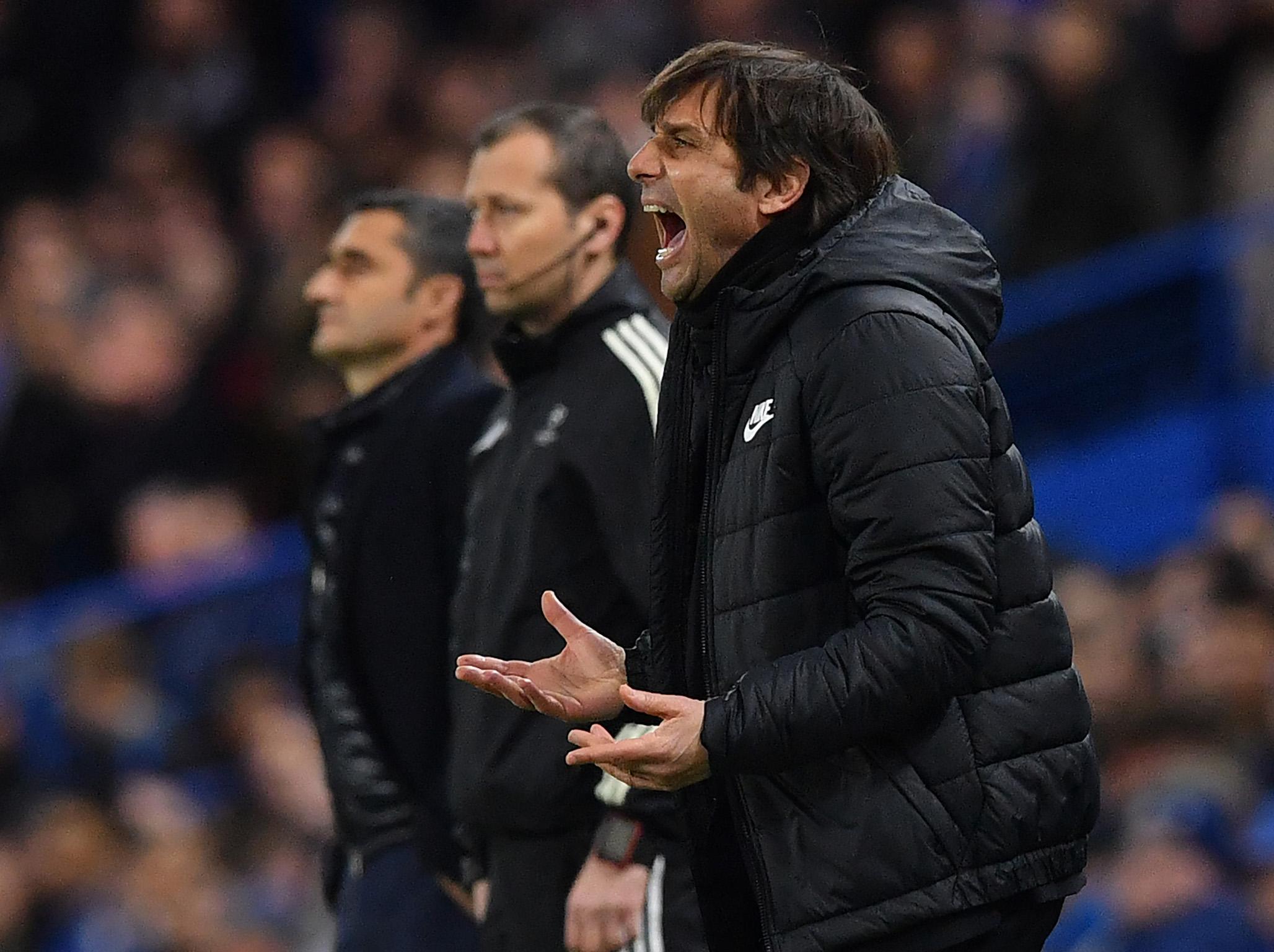 Antonio Conte directs his team from the touchline