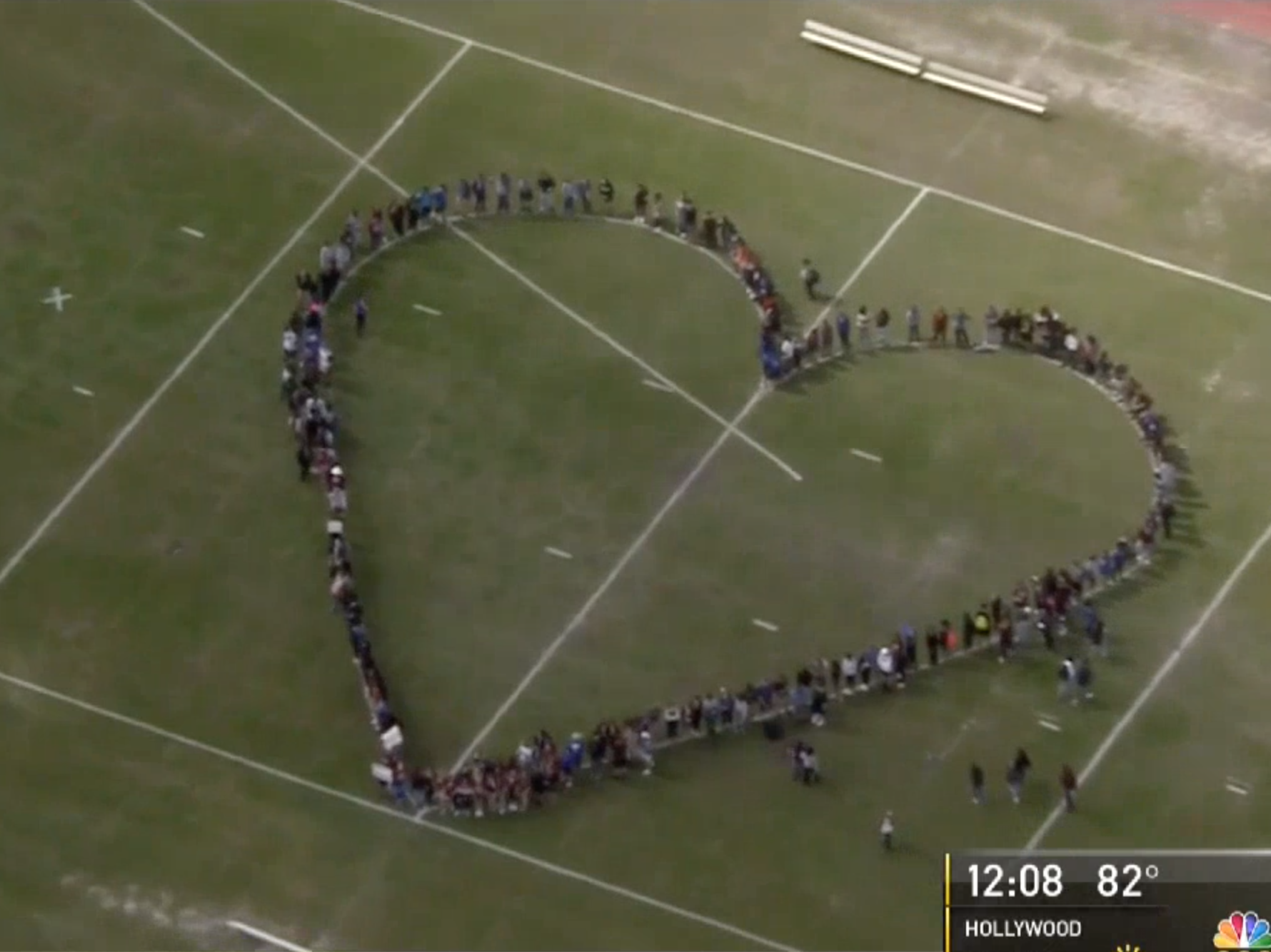 Florida school students form giant human heart to honour Parkland shooting victims