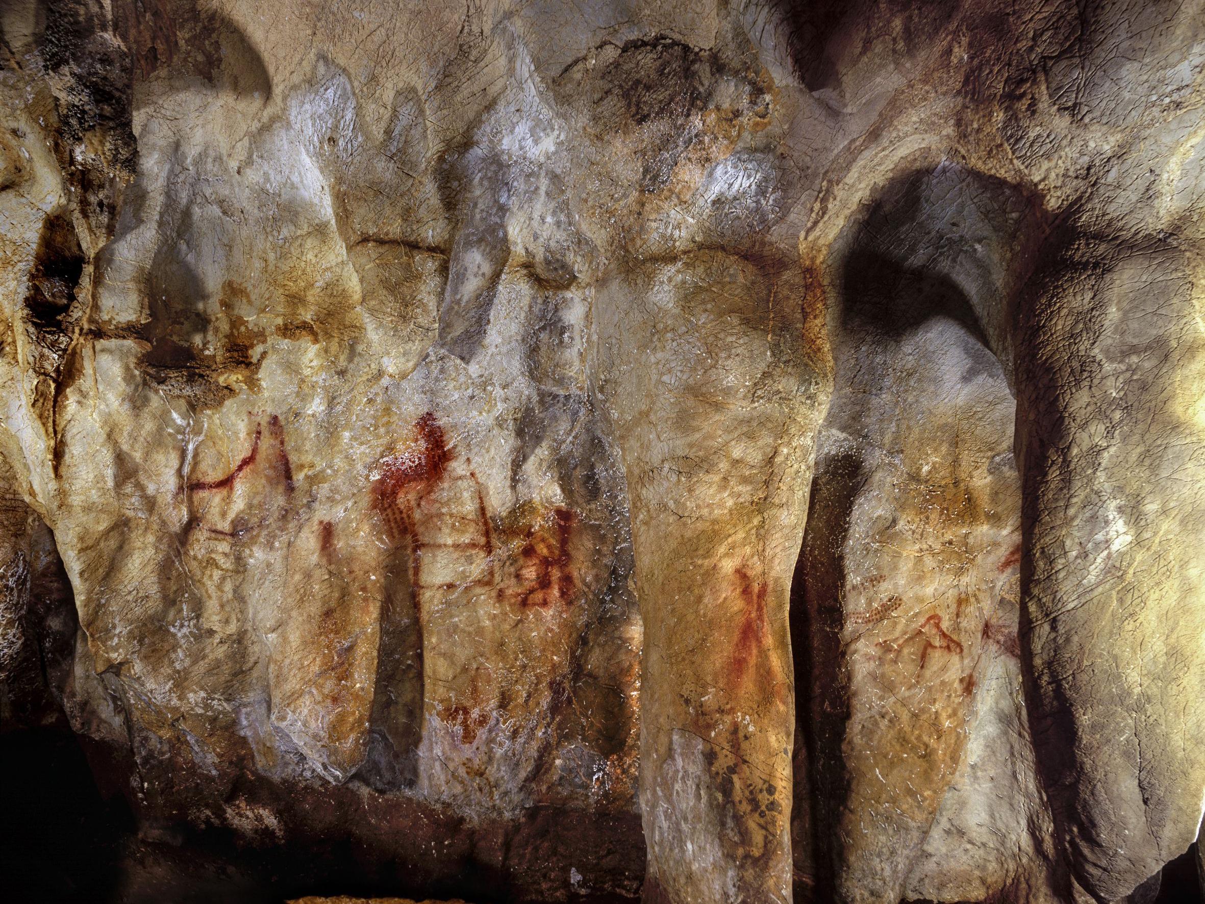Paintings on the wall of La Pasiega cave, made over 64,000 years by Neanderthals (P Saura)