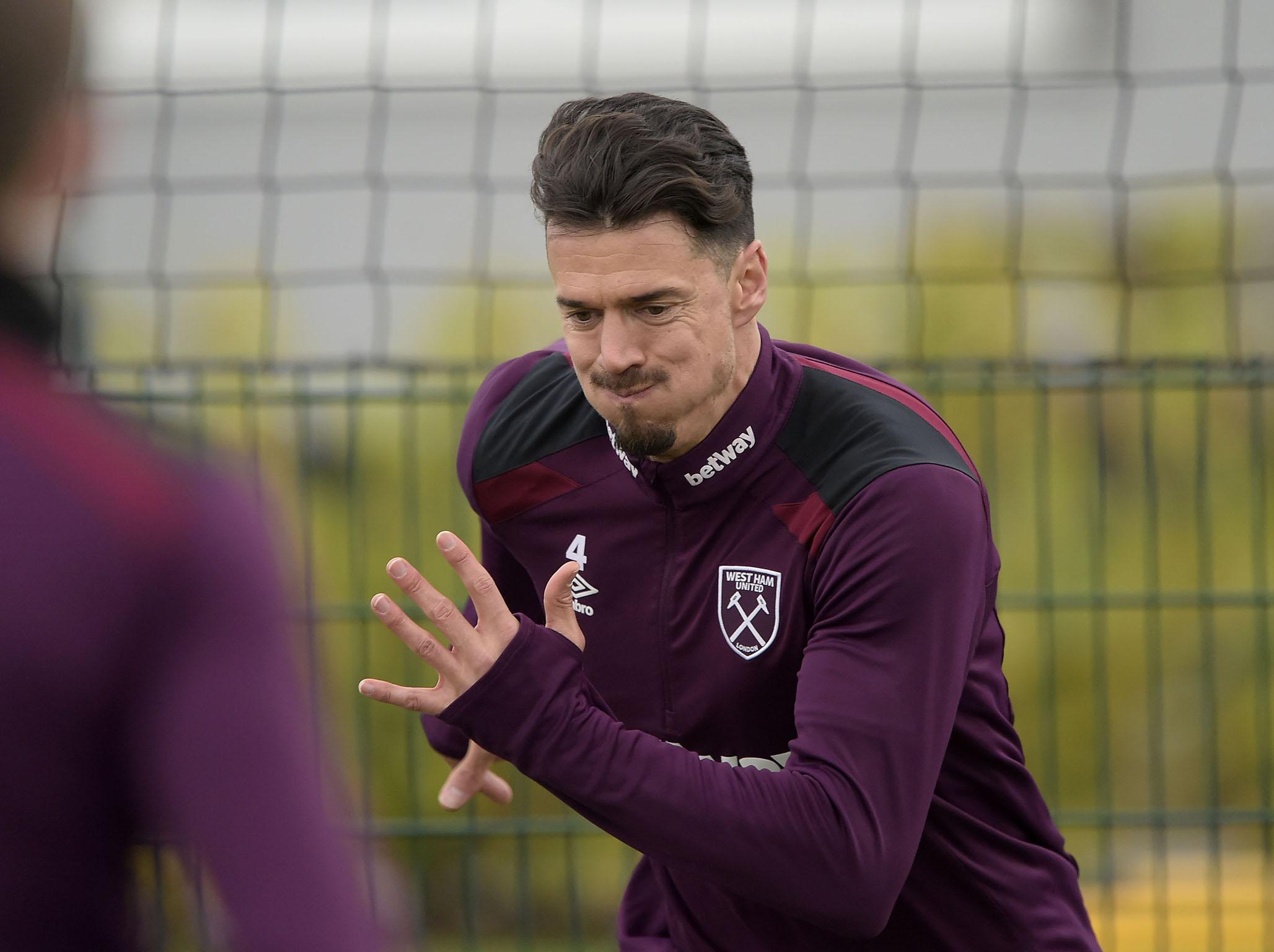 Jose Fonte has sealed a move to the Chinese Super League