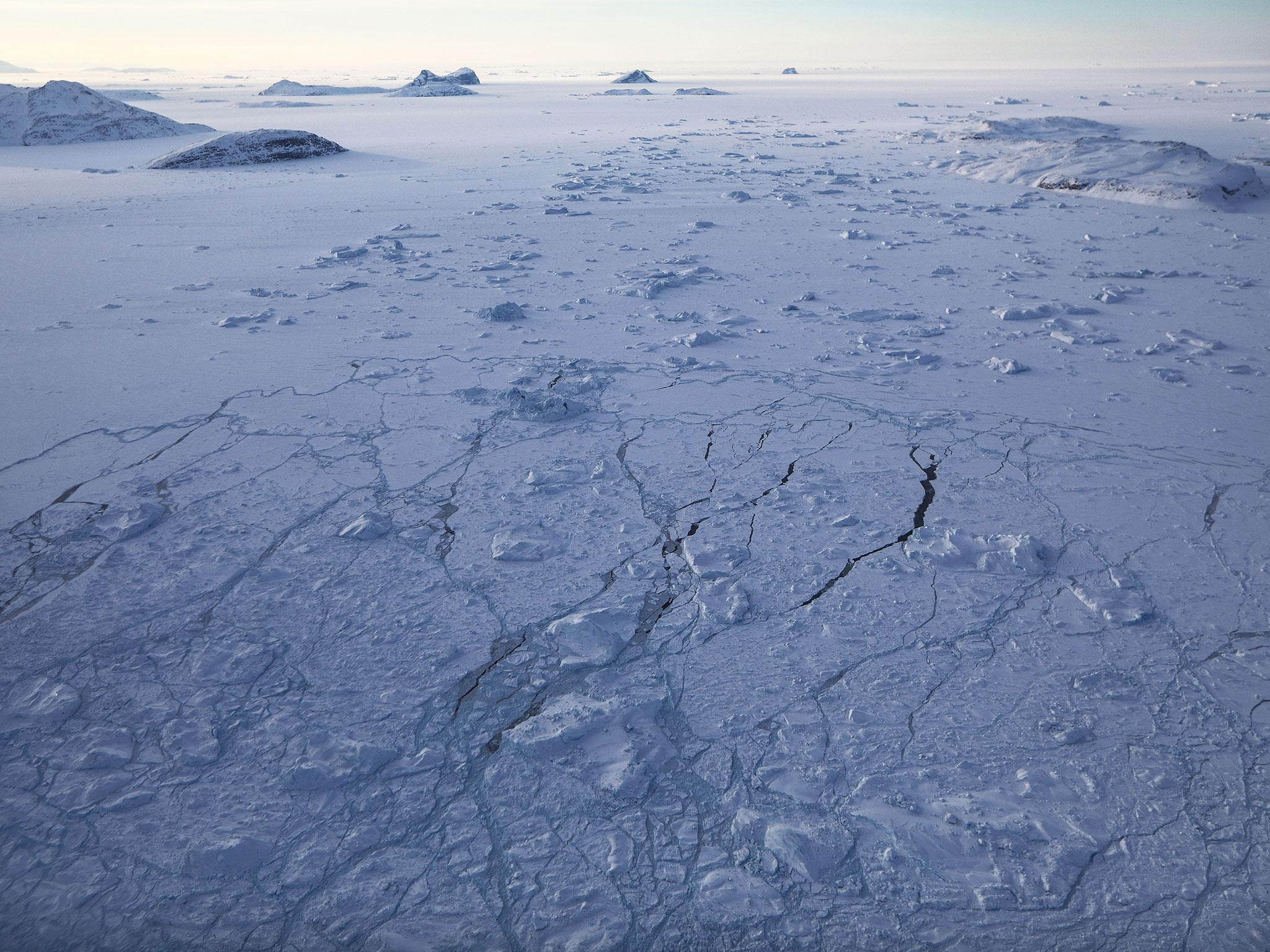 How do you live beyond the Arctic Circle, where at -60 streams do not freeze, and at 30 the snow does not melt How do you live beyond the Arctic Circle, where at -60 streams do not freeze, and at 30 the snow does not melt