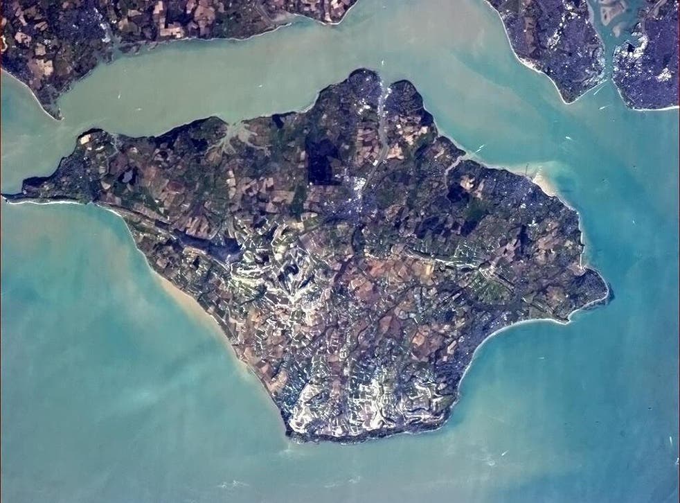 The world's population could indeed fit on the Isle of Wight in the 1940s... but not now