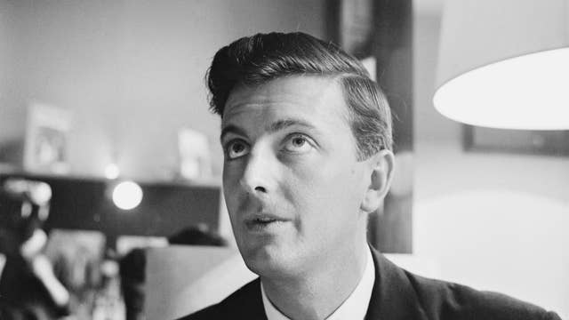 Hubert De Givenchy Death French Fashion Designer Dies Aged 91 The Independent The Independent