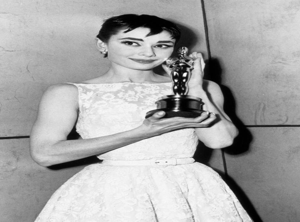 The first time Hepburn wore one of Hubert de Givenchy’s designs in public was at the 1953 Oscars, where she was awarded best actress for her role in ‘Roman Holiday’ (Rex)