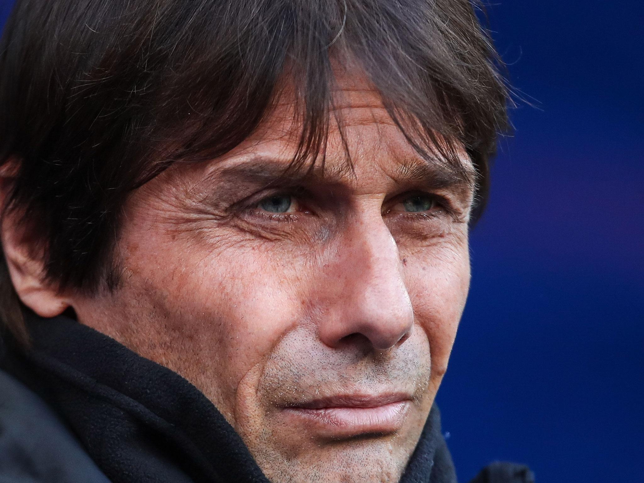 We know that Antonio Conte will start with a counter-attacking plan because of the threat of Barcelona's possession