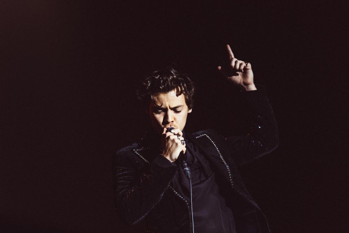 Styles wallpapers. Harry Styles. Гарри Стайлс обои на рабочий стол. Гарри Стайлс Эстетика. Гарри Стайлс 2020 Эстетика.
