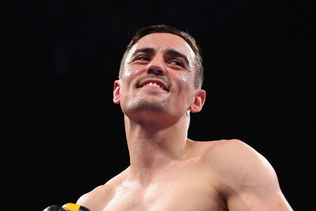 Anthony Crolla has been added to the undercard of next Saturday's heavyweight title fight