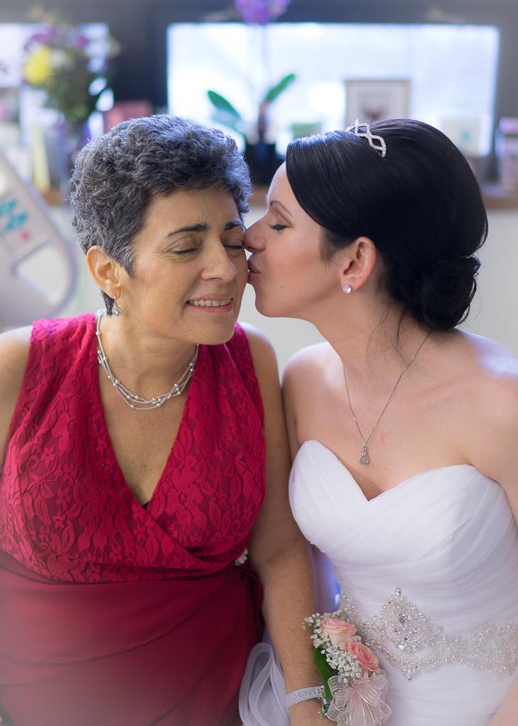 The bride's mother was only given a week to live (Wendy Teal Photography)