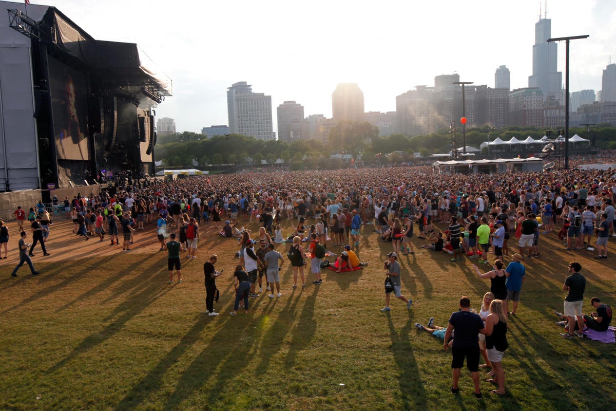 Lollapalooza 18 Lineup Poster Takes Until Fourth Line To Show Any Female Performers The Independent The Independent