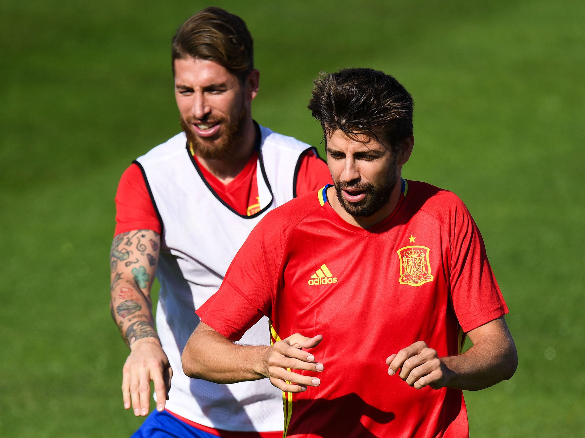 Sergio Ramos and Gerard Pique in training together with the Spanish team
