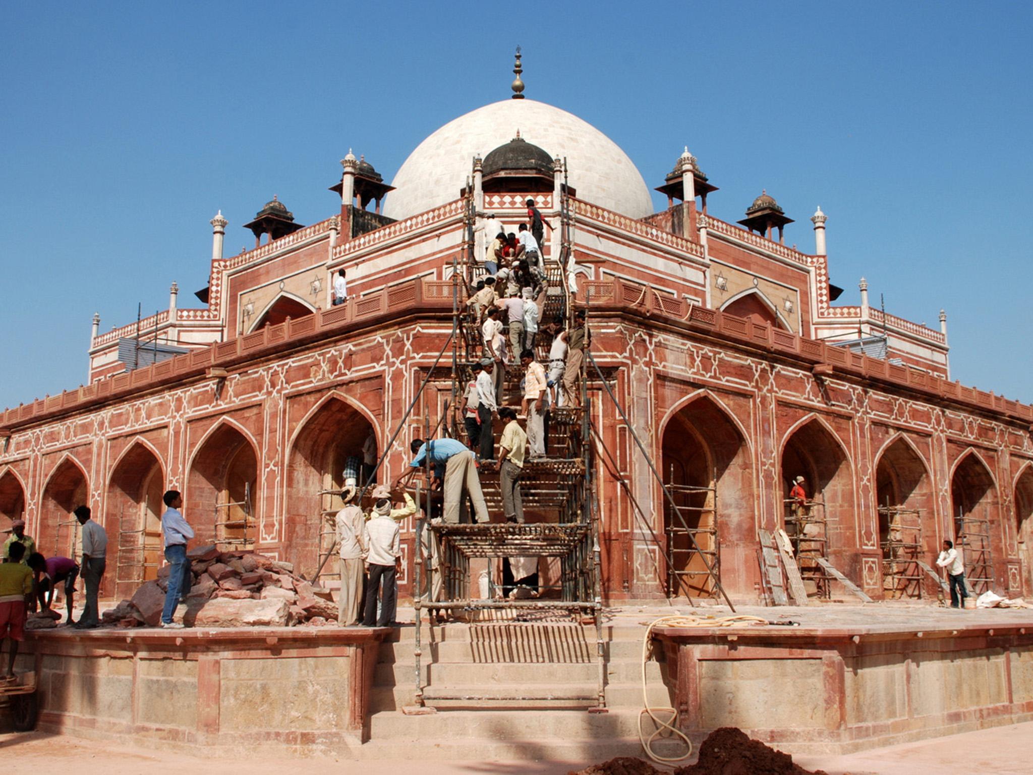 Master craftsmen used temporary ramps to lift material required for the conservation works