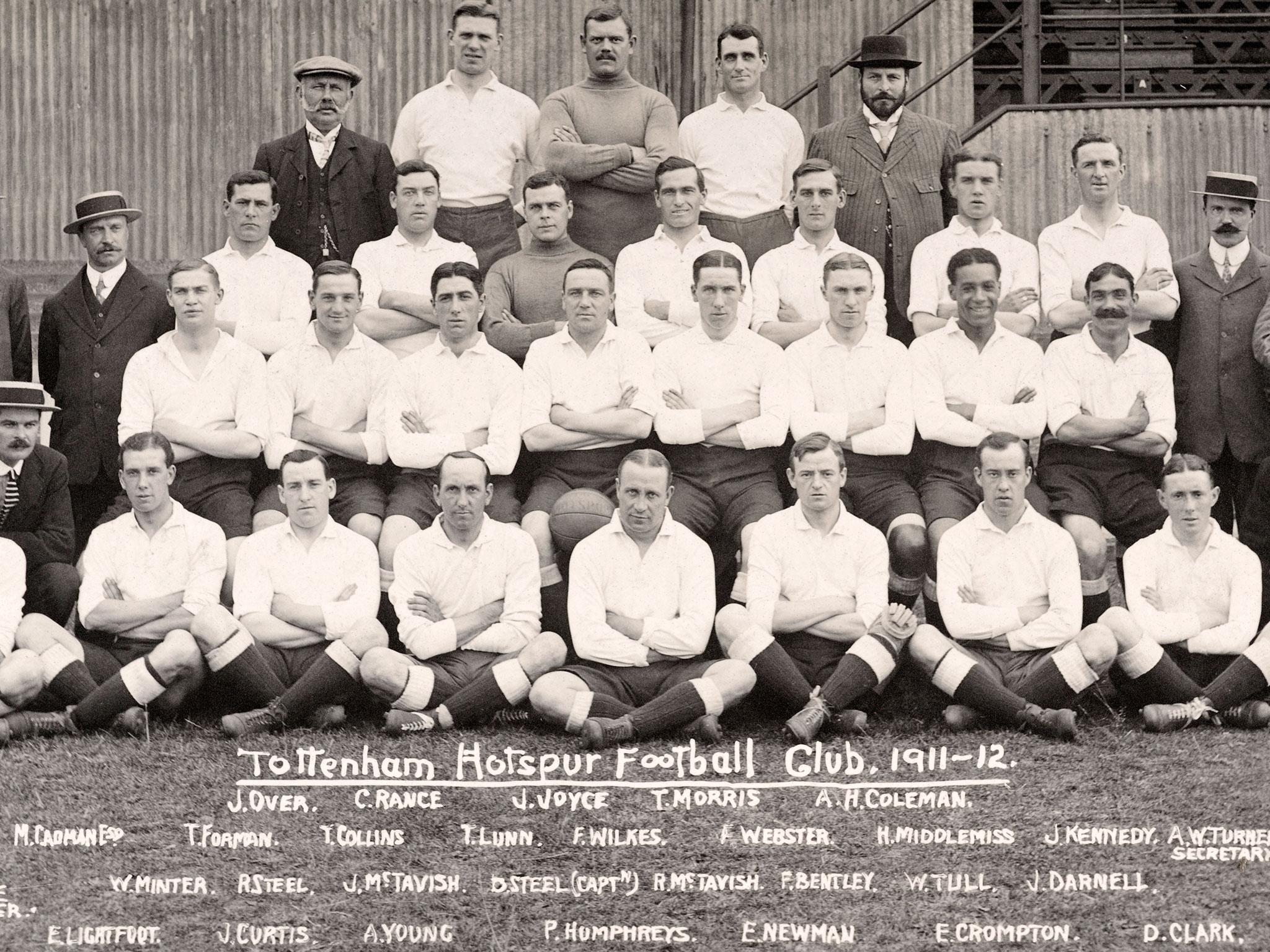 Tull seen with his Tottenham team during the 1911/12 season