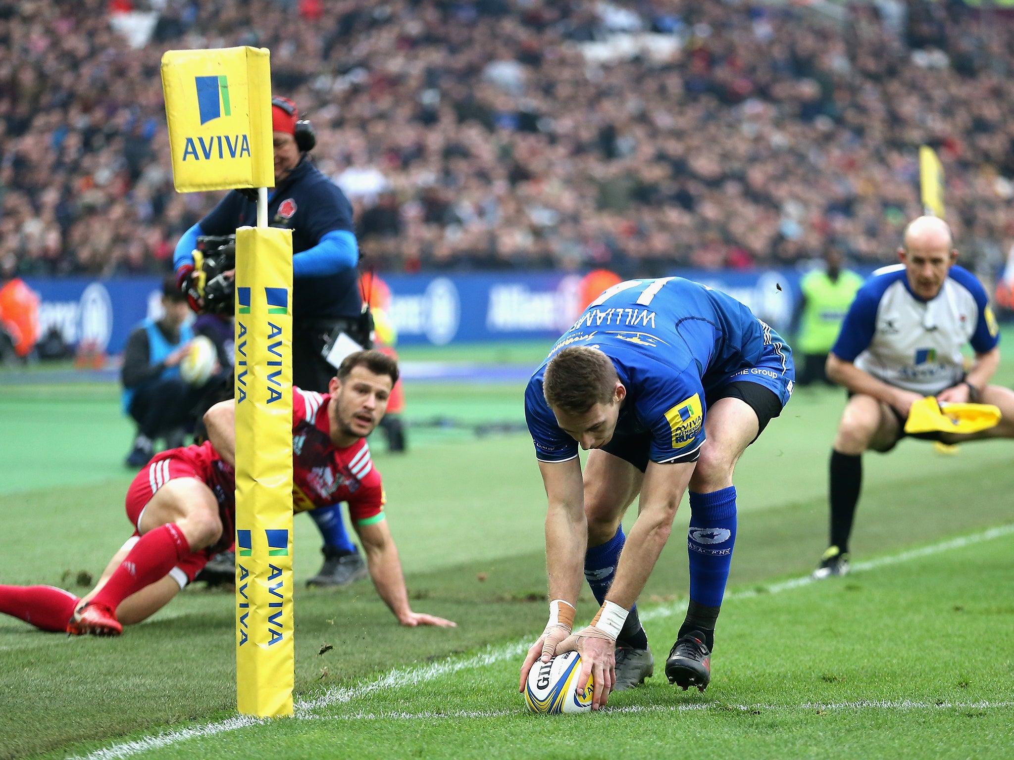Liam Williams scores the opening try of the match