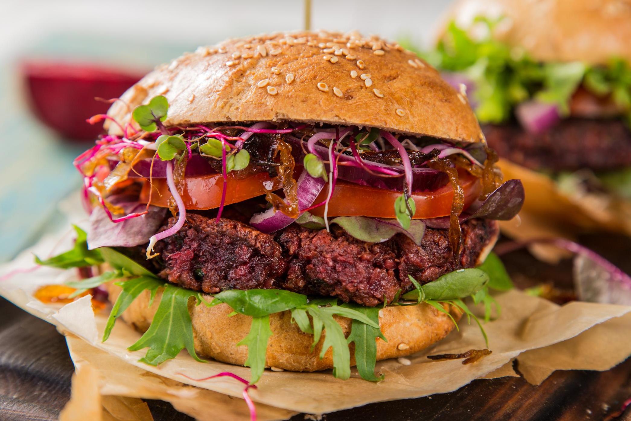 Restaurant refuses to sell vegan burger without feta, diner claims