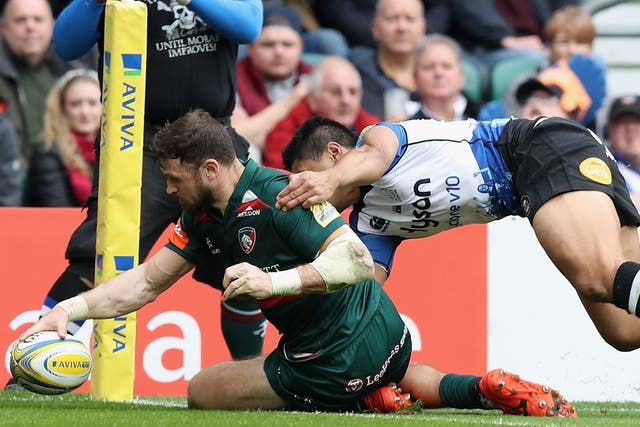 Adam Thompstone scores a try for Leicester Tigers against Bath
