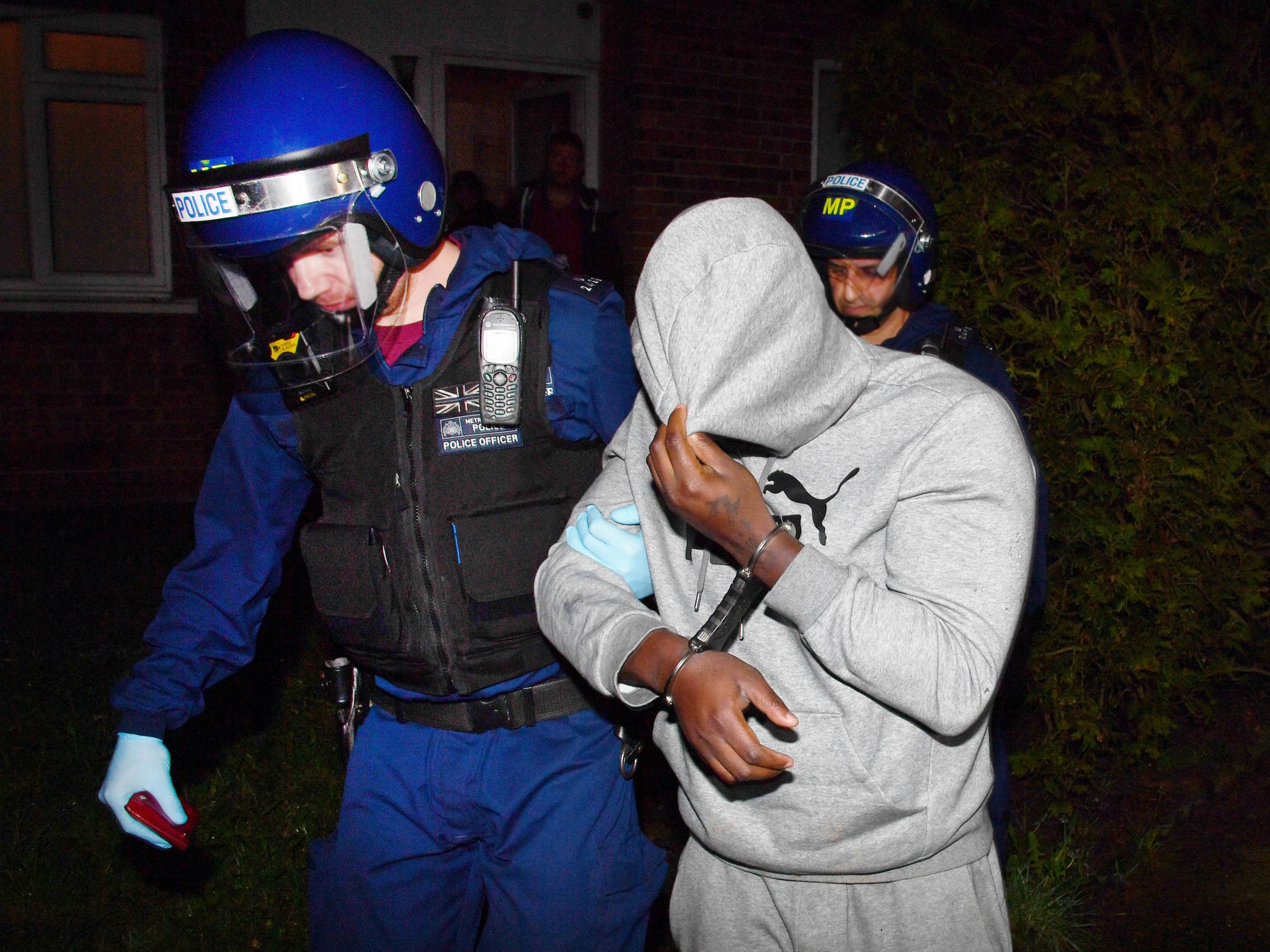 Police Arrest Nine In Overnight Raids On London Gangs As Skorpion Machine Gun Cash And 