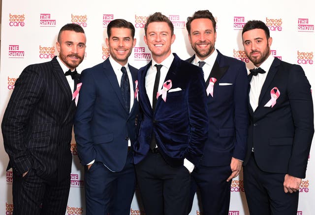 Timmy Matley (centre) with The Overtones in 2015