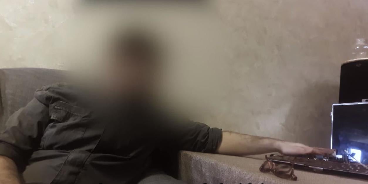 This man says he's 'visited the 45th century in his time machine ...