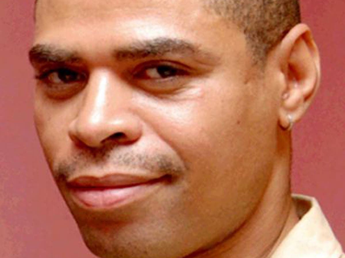 Sean Rigg death: Police officers who restrained musician who died in ...