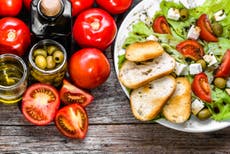 A Mediterranean diet only reduces the risk of strokes in women 