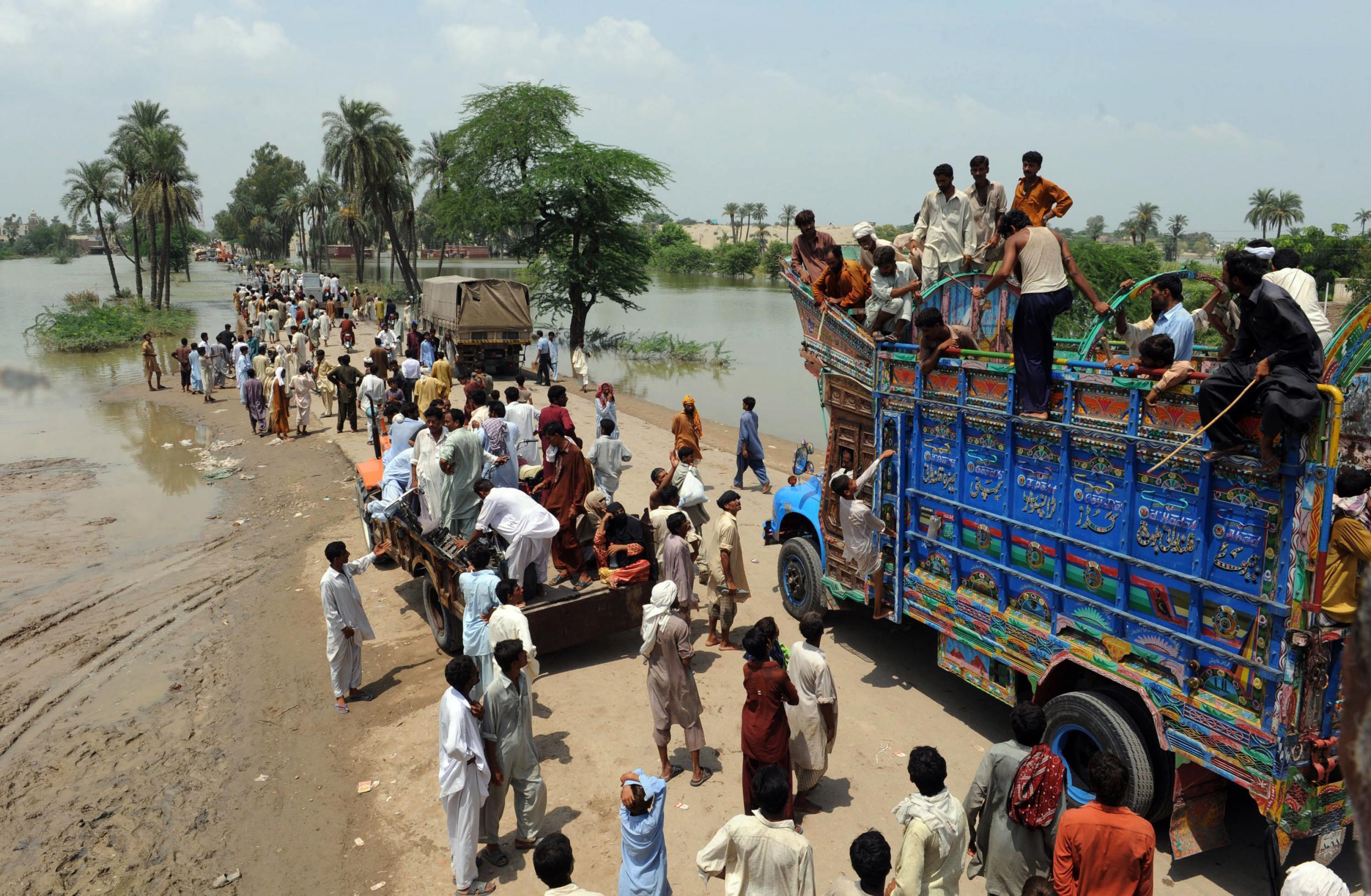 Flooding makes typhoid more likely to spread in Pakistan