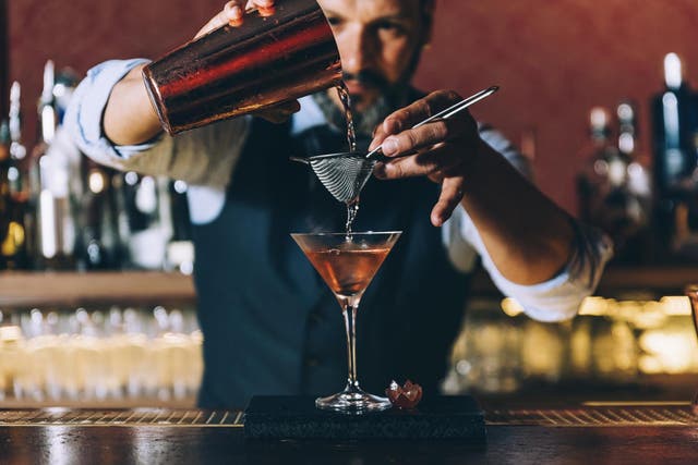 Tatler has revealed what cocktails you should be drinking in 2018 (stock)