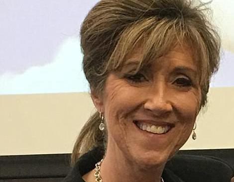 Pilot Tammie Jo Shults was hailed a hero by passengers