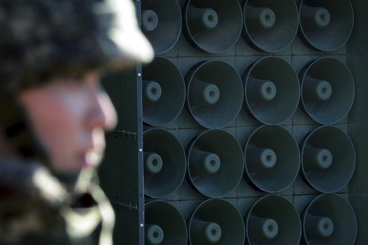 South Korea stops blasting anti-North Korea propaganda along border