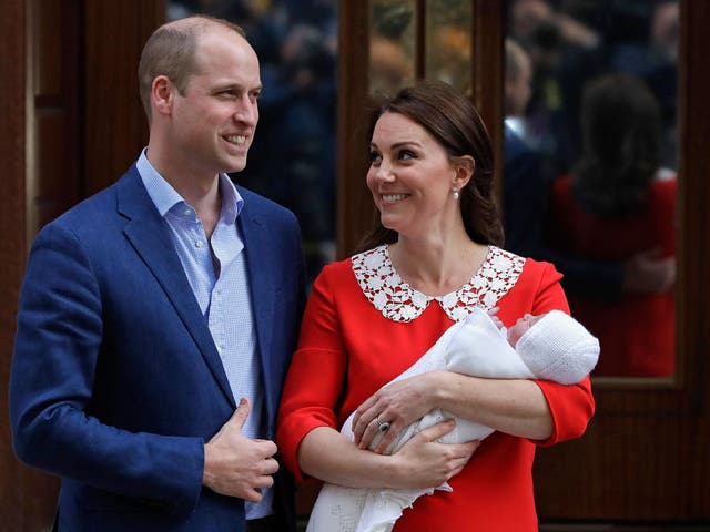 Britain's Prince William and Kate, Duchess of Cambridge pose for a photo with their newborn baby son as they leave the Lindo wing at St Mary's Hospital in London London, Monday, April 23, 2018. The Duchess of Cambridge gave birth Monday to a healthy baby boy ó a third child for Kate and Prince William and fifth in line to the British throne. 