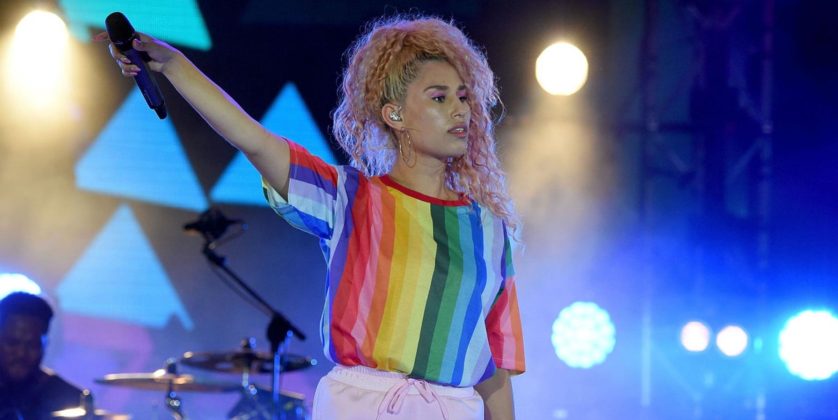 Singer Raye Accuses The Ivy Chelsea Of Racism The Independent The Independent