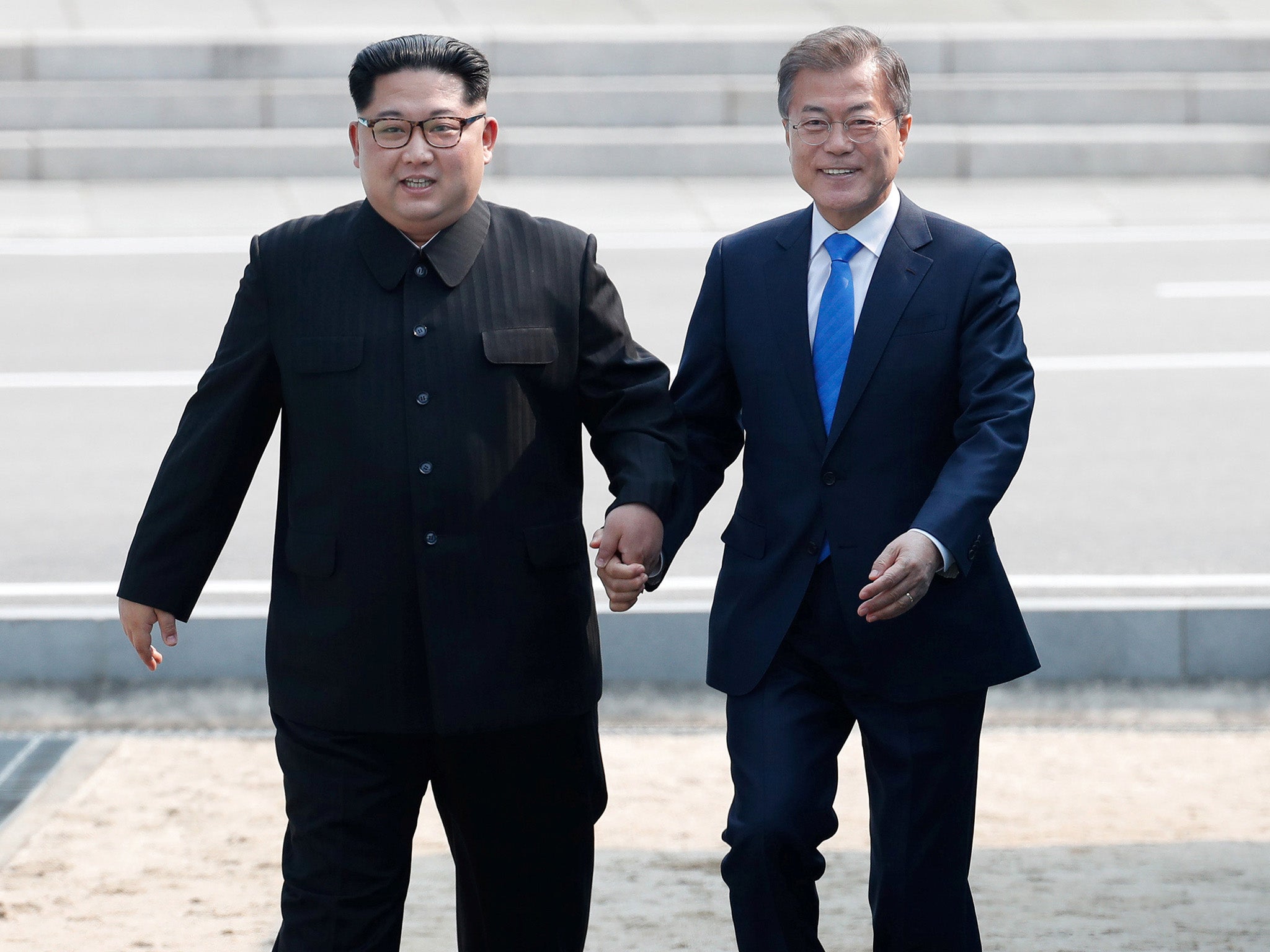Korea Summit Kim Jong Un And Moon Jae In Go Off Script With Border