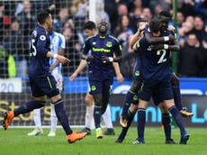 Allardyce hits back at critics as Everton stroll past Huddersfield