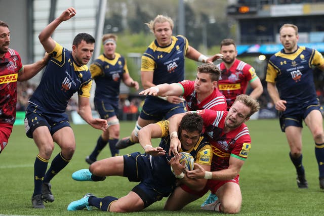 Jackson Williland scores two of seven tries that confirmed Worcester's Premiership status next season