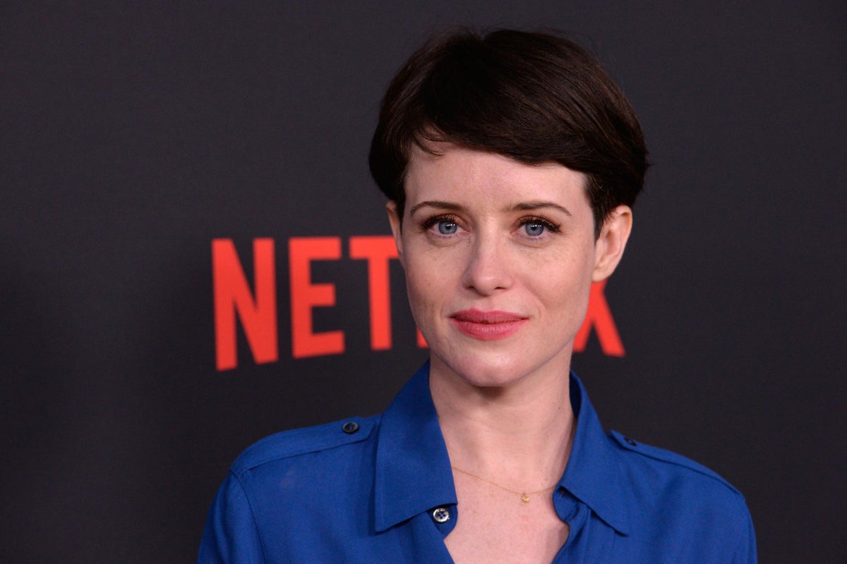 The Crown's Claire Foy on Moving Past Queen Elizabeth and the Pay-Gap  Controversy