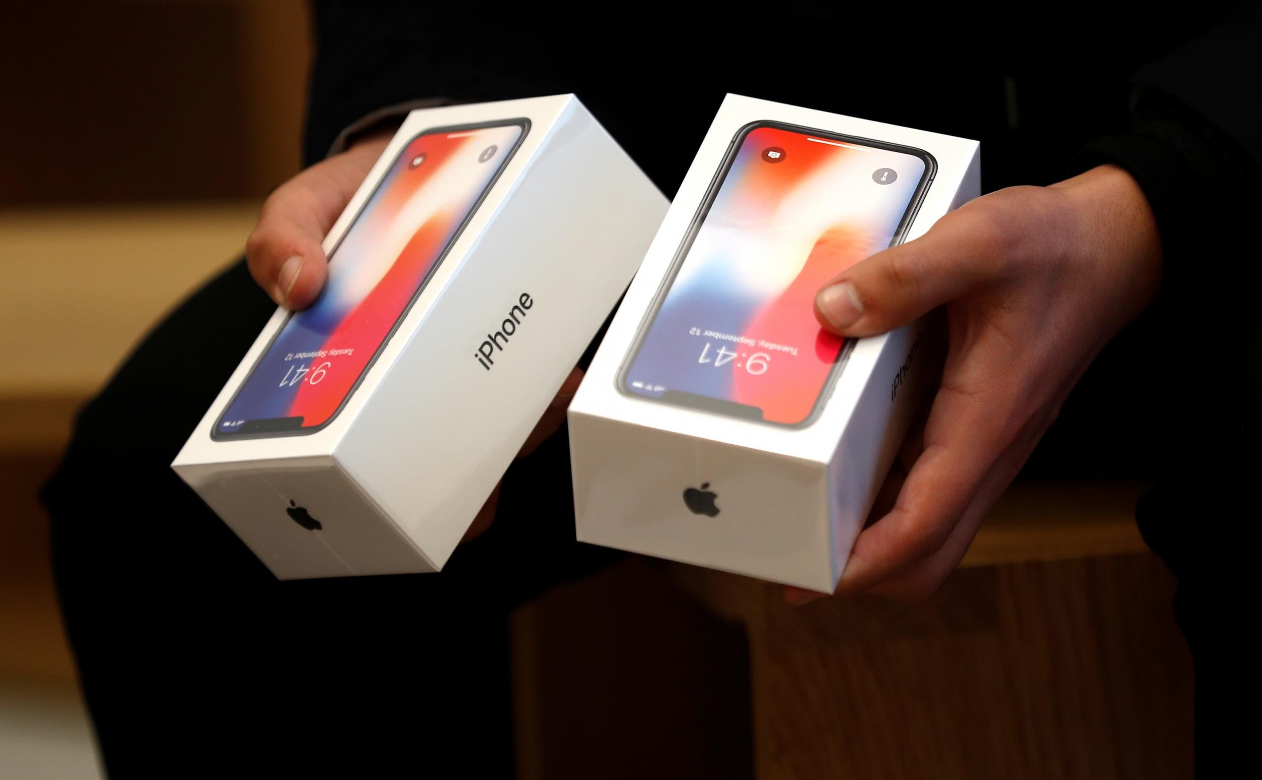 Higher prices for the iPhone X did not make too much of an impact on sales
