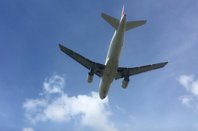 Rare sight: Air France Airbus A320 approaching Heathrow