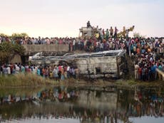 Dozens killed after bus plunges off Indian mountain
