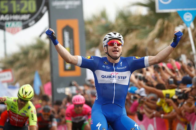 Elia Viviani won the second stage of the Giro d'Italia with a time of 3:51:20