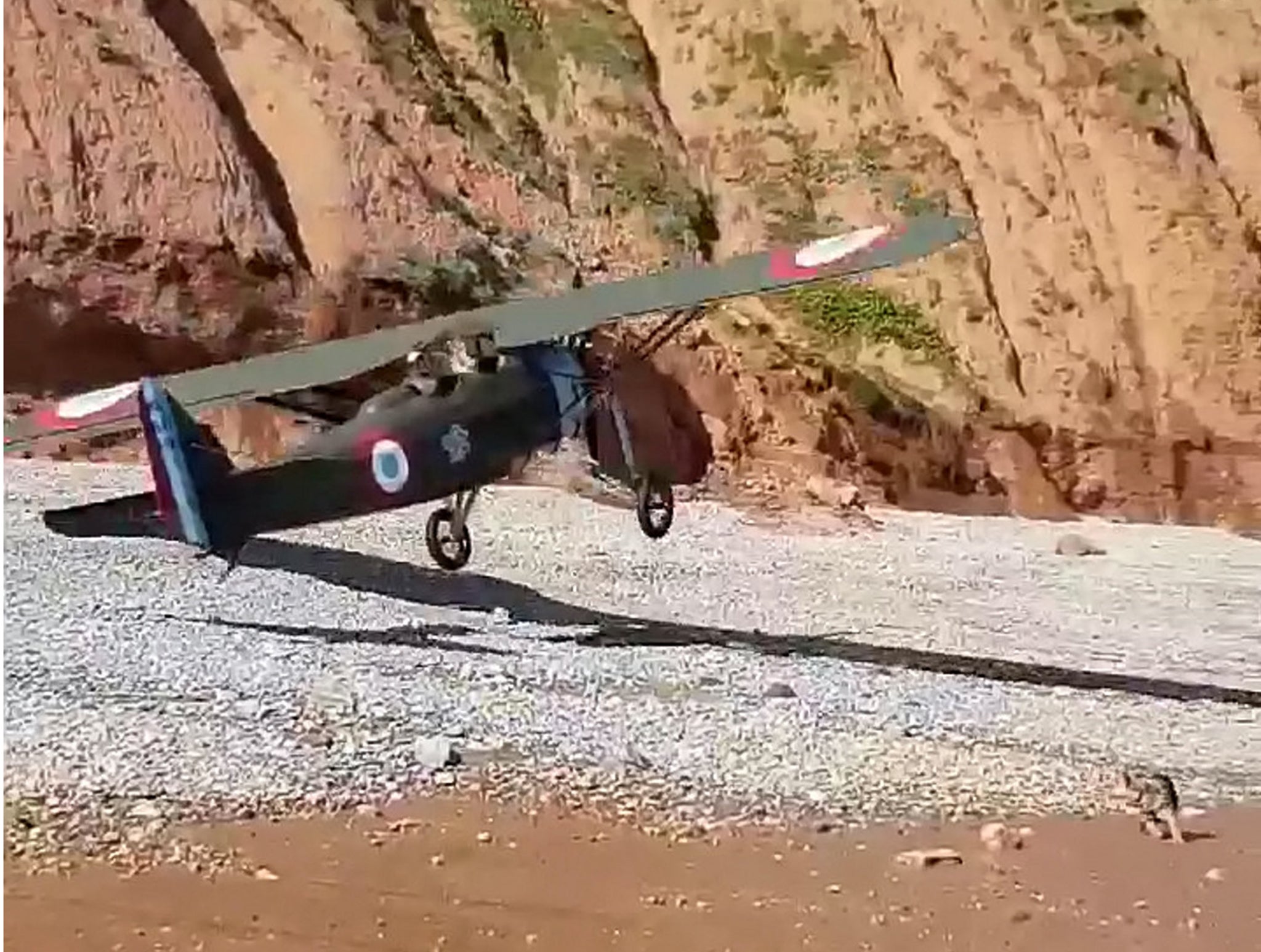 Pilot lands on Sidmouth beach on Bank Holiday Saturday