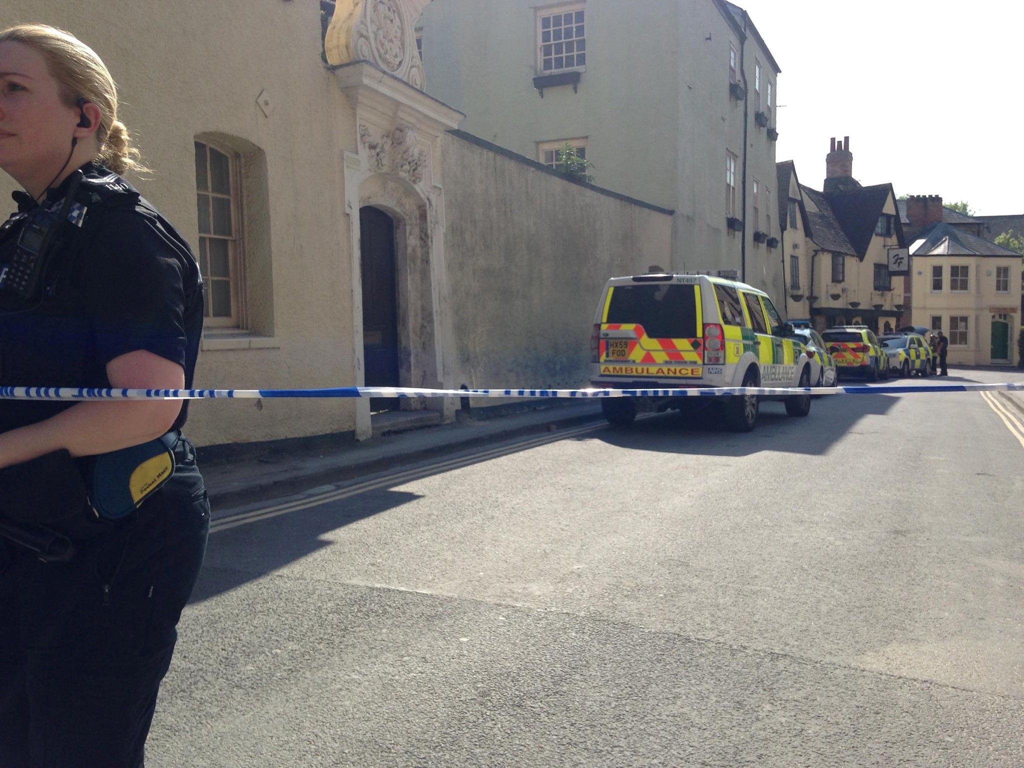 Police have cordoned off an area in central Oxford amid reports of an armed man