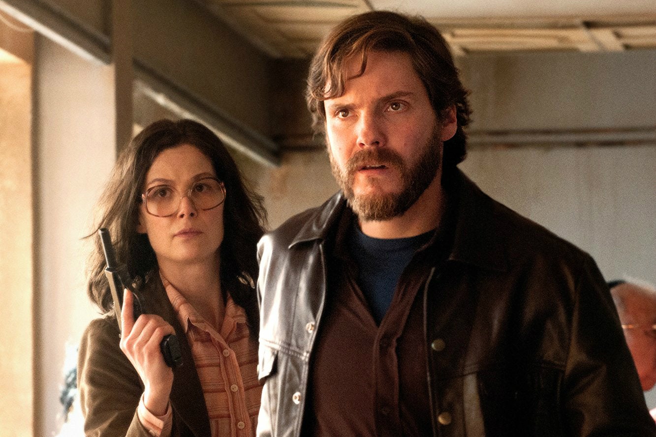 German hijackers Brigitte Kuhlmann (Rosamund Pike) and Wilfried Böse (Daniel Brühl) are impractical idealists